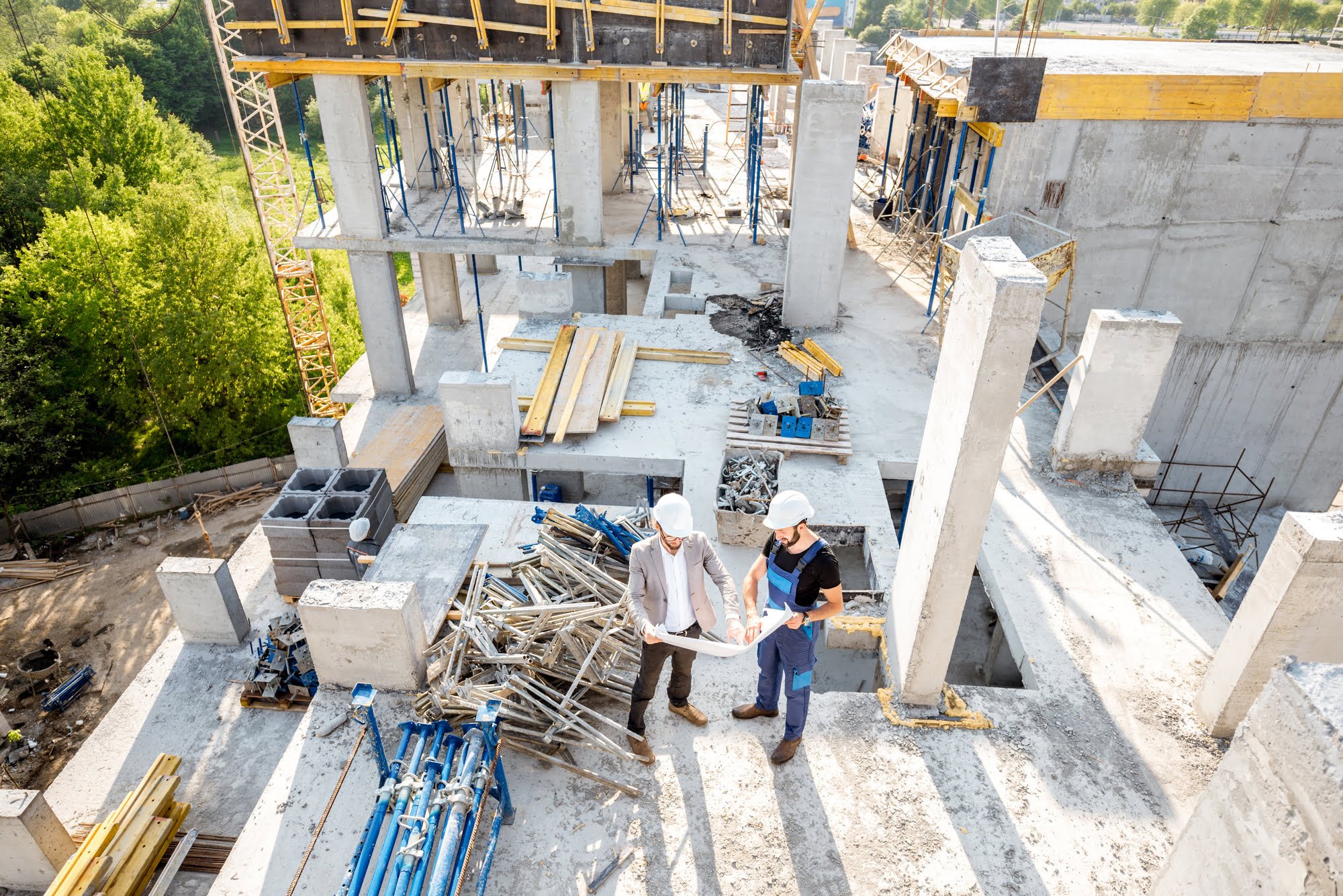 construction-site-with-workers-2